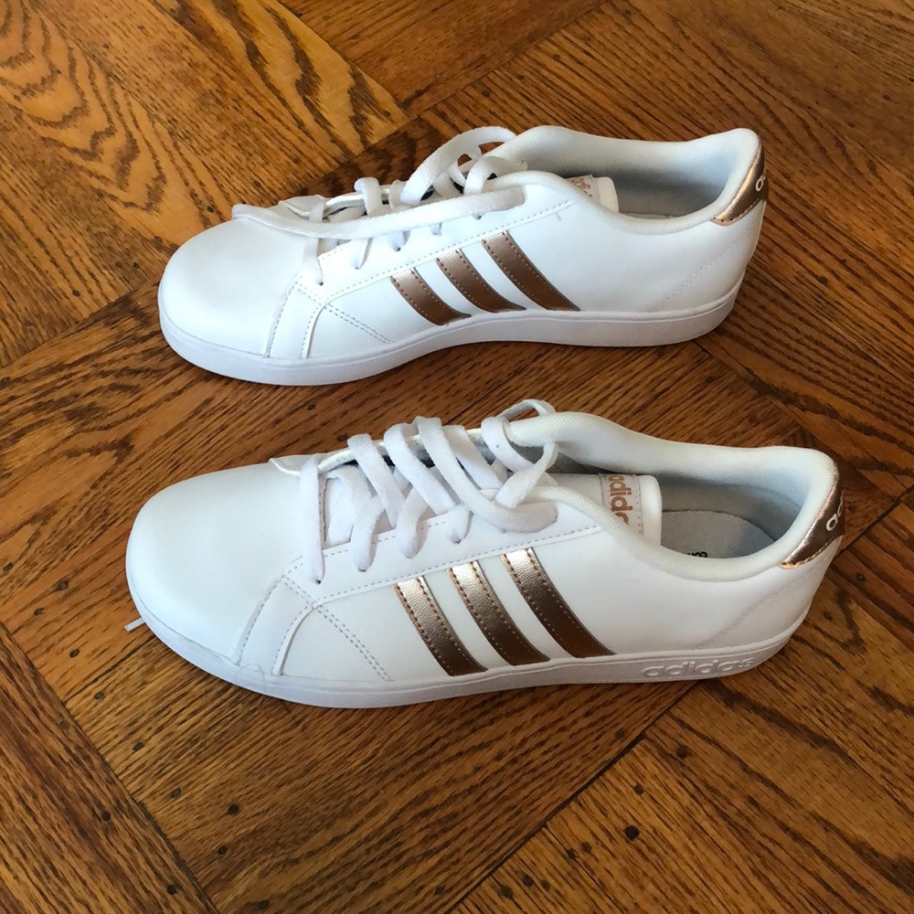 Newwhite&rosegold Adidas Woman’s 8/BigGirls size6